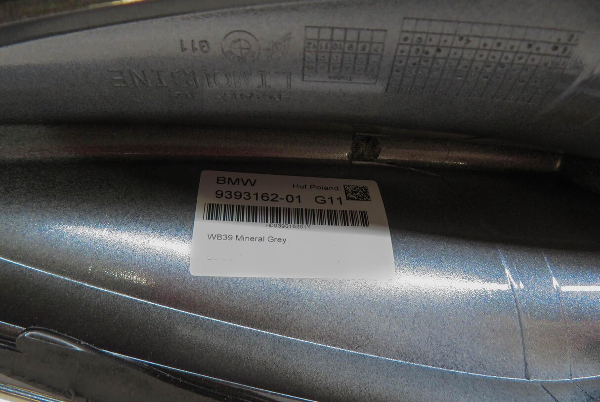 Thumbnail 5: 2019 BMW 330i (G20) RADIO STEREO SHARK FIN ANTENNA COVER TRIM (MINERAL GRAY B39)