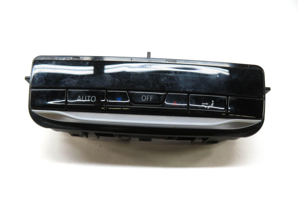 Thumbnail 3: 19-21 BMW 330E 330i M340i (G20) REAR HEATER AC TEMPERATURE CLIMATE CONTROL PANEL