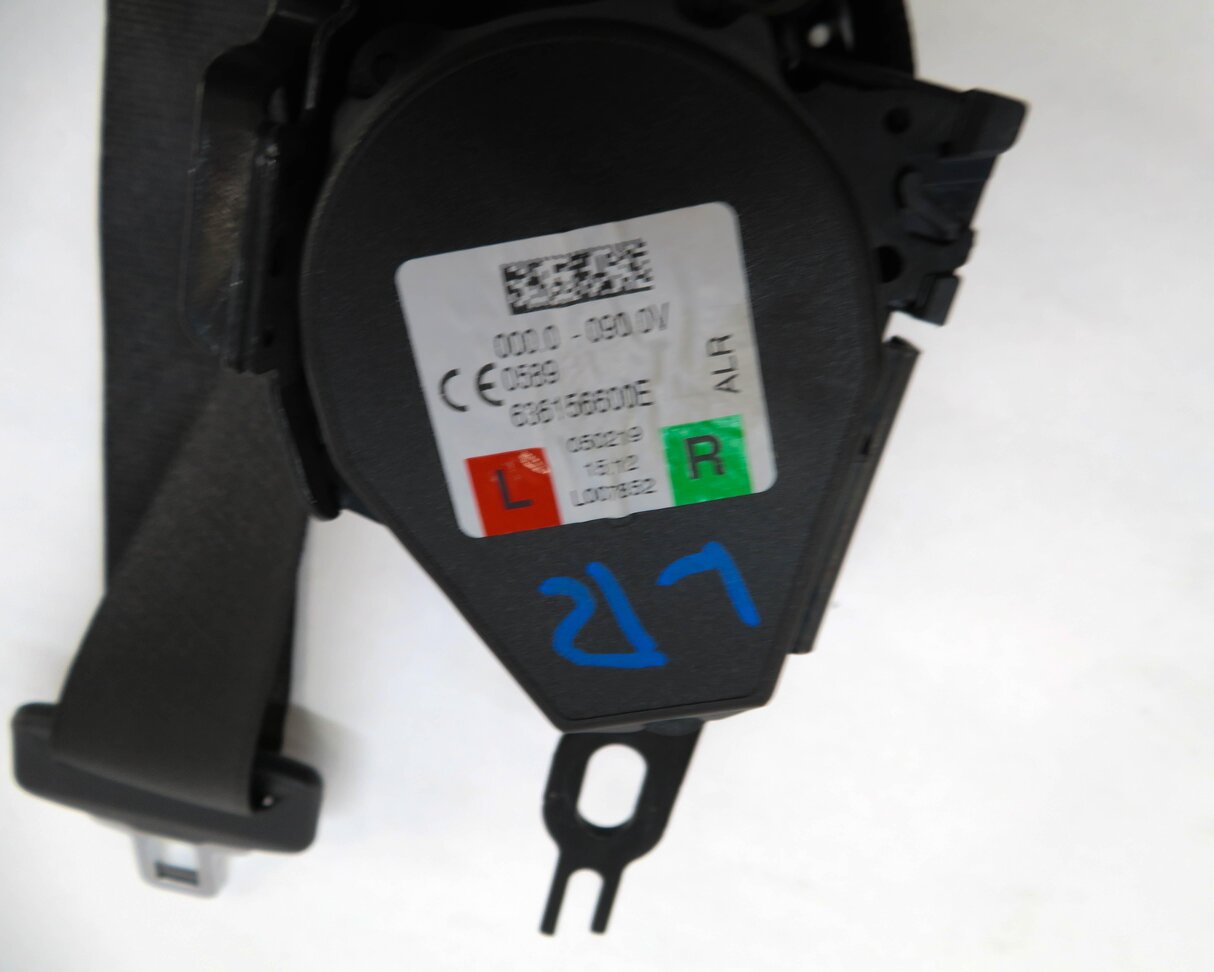 Thumbnail 4: 2019 BMW 330i (G20) LEFT REAR SEAT SEATBELT RETRACTOR (BLACK)