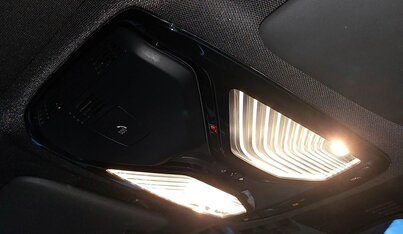 Thumbnail 2: 2019 BMW 330i (G20) FRONT DOMELIGHT MAP READING DOME LIGHT LAMP (BLACK)