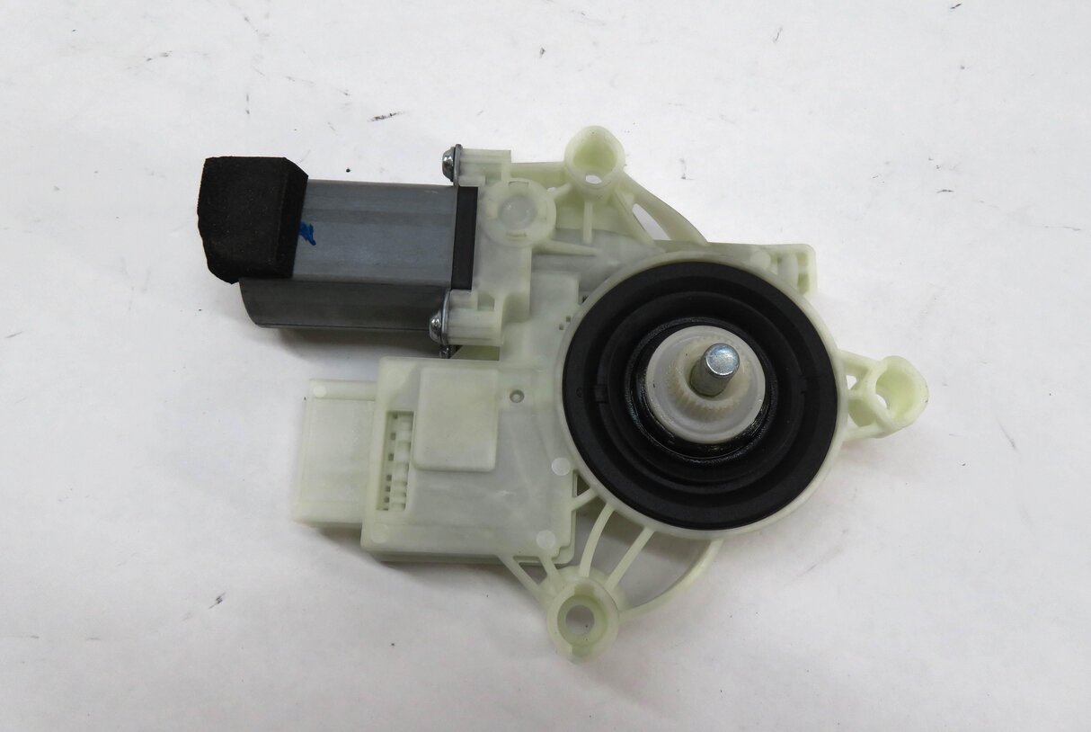 Thumbnail 3: 2019-2021 BMW 330i 330E 340i (G20) RIGHT FRONT PASSENGER DOOR POWER WINDOW MOTOR