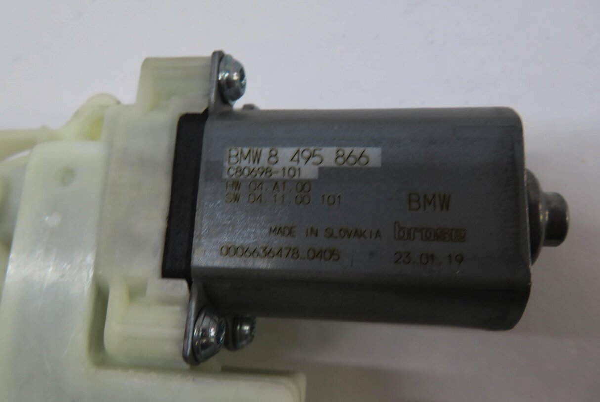 Thumbnail 4: 2019-2021 BMW 330i 330E 340i (G20) RIGHT FRONT PASSENGER DOOR POWER WINDOW MOTOR