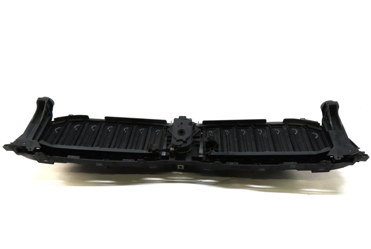 Thumbnail 4: 2019 BMW 330i (G20) FRONT UPPER BUMPER RADIATOR GRILLE SHUTTER ASSEMBLY