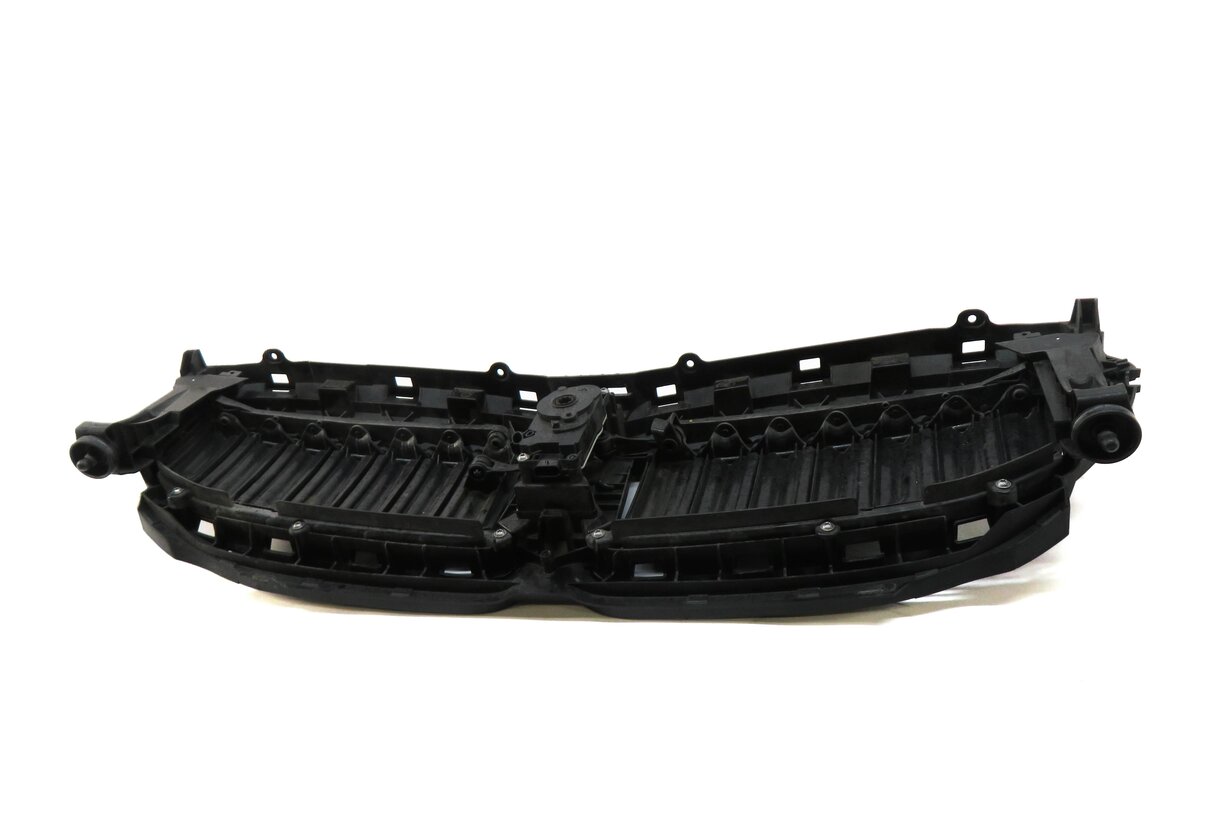 Thumbnail 5: 2019 BMW 330i (G20) FRONT UPPER BUMPER RADIATOR GRILLE SHUTTER ASSEMBLY