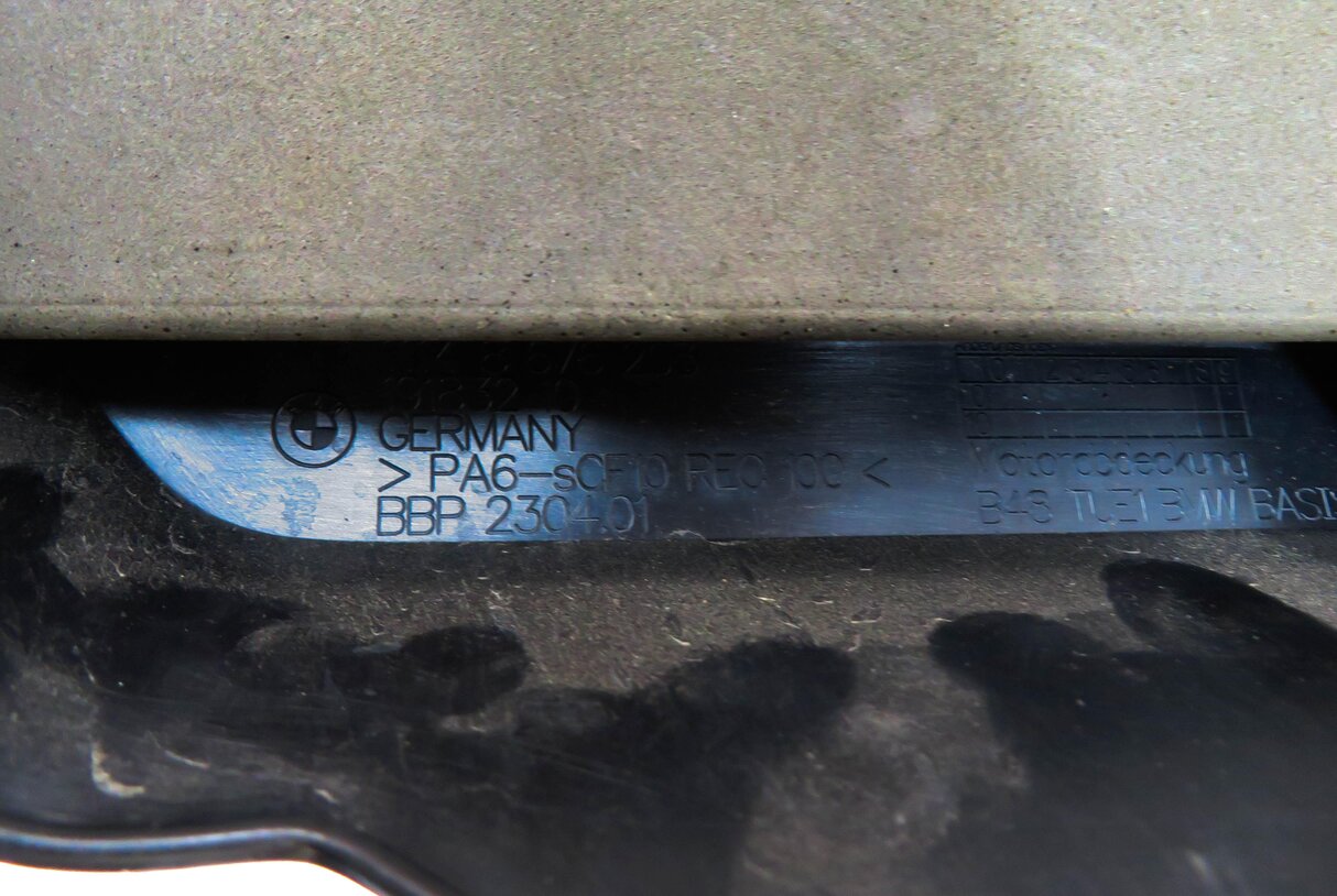 Thumbnail 5: 19-22 BMW 230i 330i 430i X3 X4 Z4 (G01 G02 G20 G29 G42) 2.0L ENGINE COVER TRIM