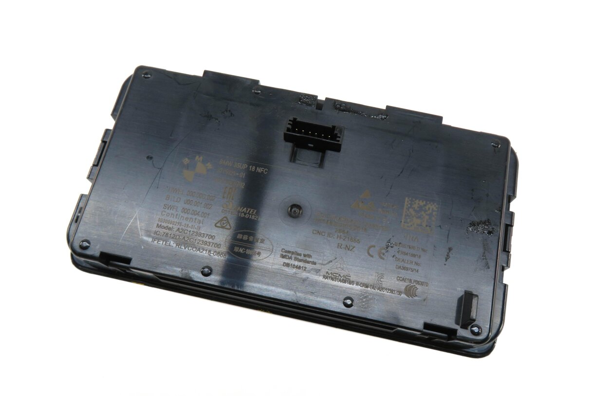 2019 BMW 330i (G20) CENTER CONSOLE NFC QI WIRELESS CHARGINE TRAY CARRIER PAD