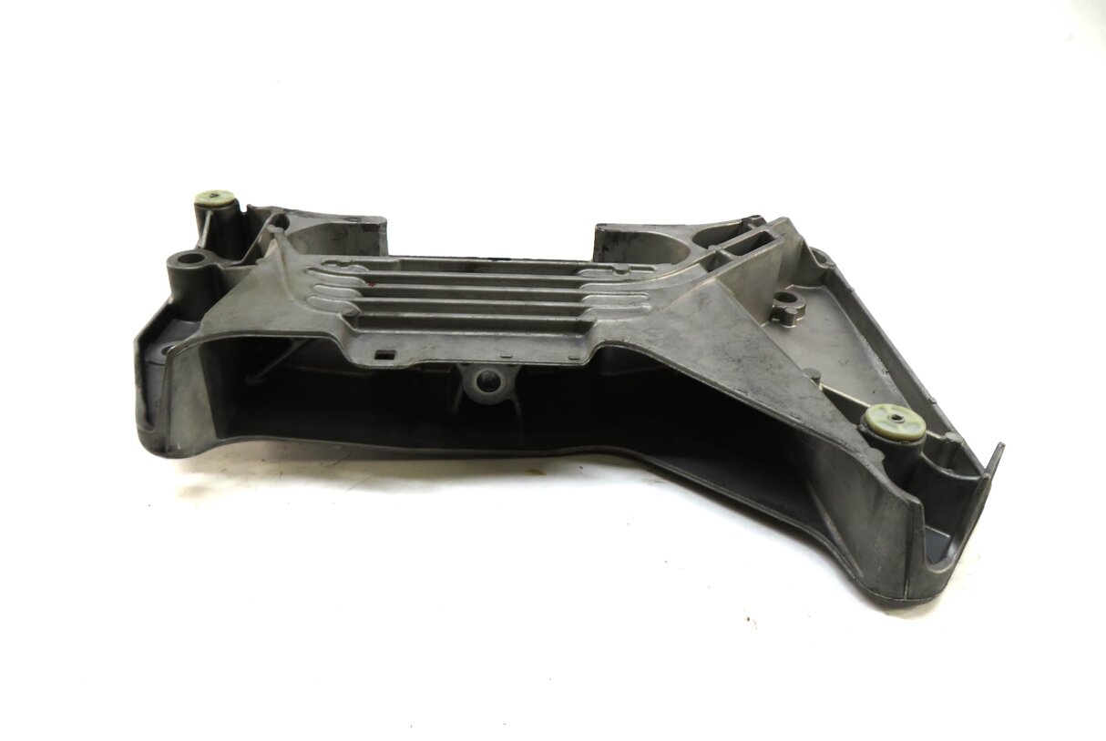 Thumbnail 4: 2019 BMW 330i (G20) 2.0L B46D TURBO ENGINE TRANSMISSION MOUNT MOUNTING BRACKET