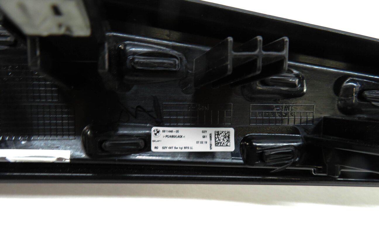 Thumbnail 14: 2019 BMW 330i (G20) DASH DOOR CONSOLE INTERIOR TRIM PANEL SET (GLOSS BLACK)