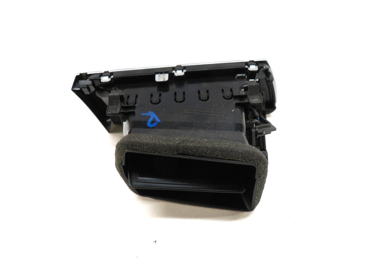 Thumbnail 3: 2012 AUDI A7 (C7 4G8) RIGHT FRONT PASSENGER DASH HEATER A/C AIR VENT