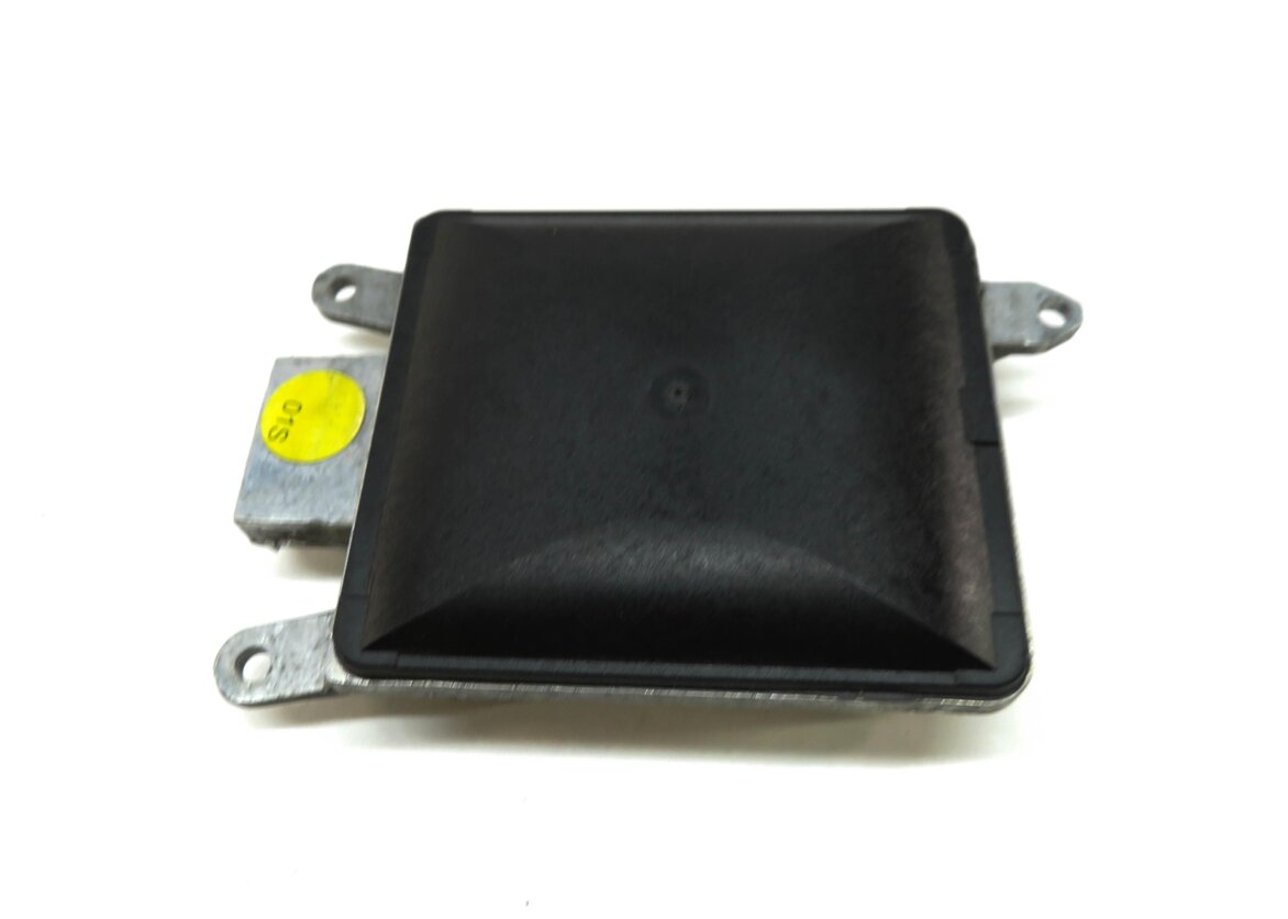 Thumbnail 2: 2012-2015 AUDI A7 S7 RS7 (C7 4G8) BLIND SPOT ALERT CONTROL MODULE (SLAVE)