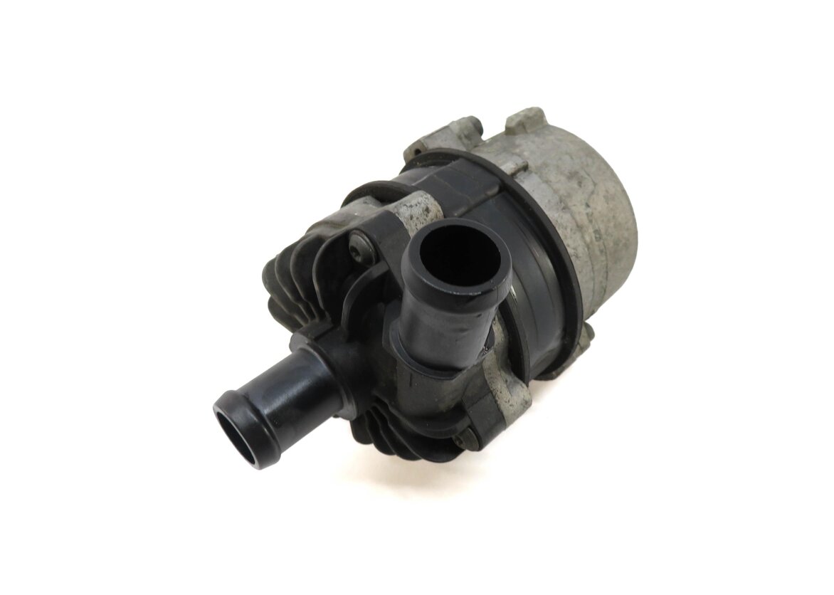 Thumbnail 1: 2012 AUDI A7 (C7 4G8) 3.0L CGXB SUPERCHARGED ENGINE AUXILIARY WATER PUMP
