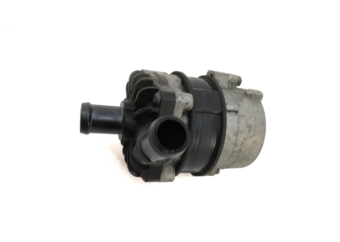 Thumbnail 2: 2012 AUDI A7 (C7 4G8) 3.0L CGXB SUPERCHARGED ENGINE AUXILIARY WATER PUMP