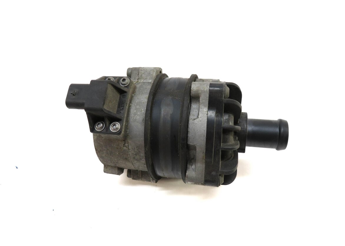 Thumbnail 3: 2012 AUDI A7 (C7 4G8) 3.0L CGXB SUPERCHARGED ENGINE AUXILIARY WATER PUMP