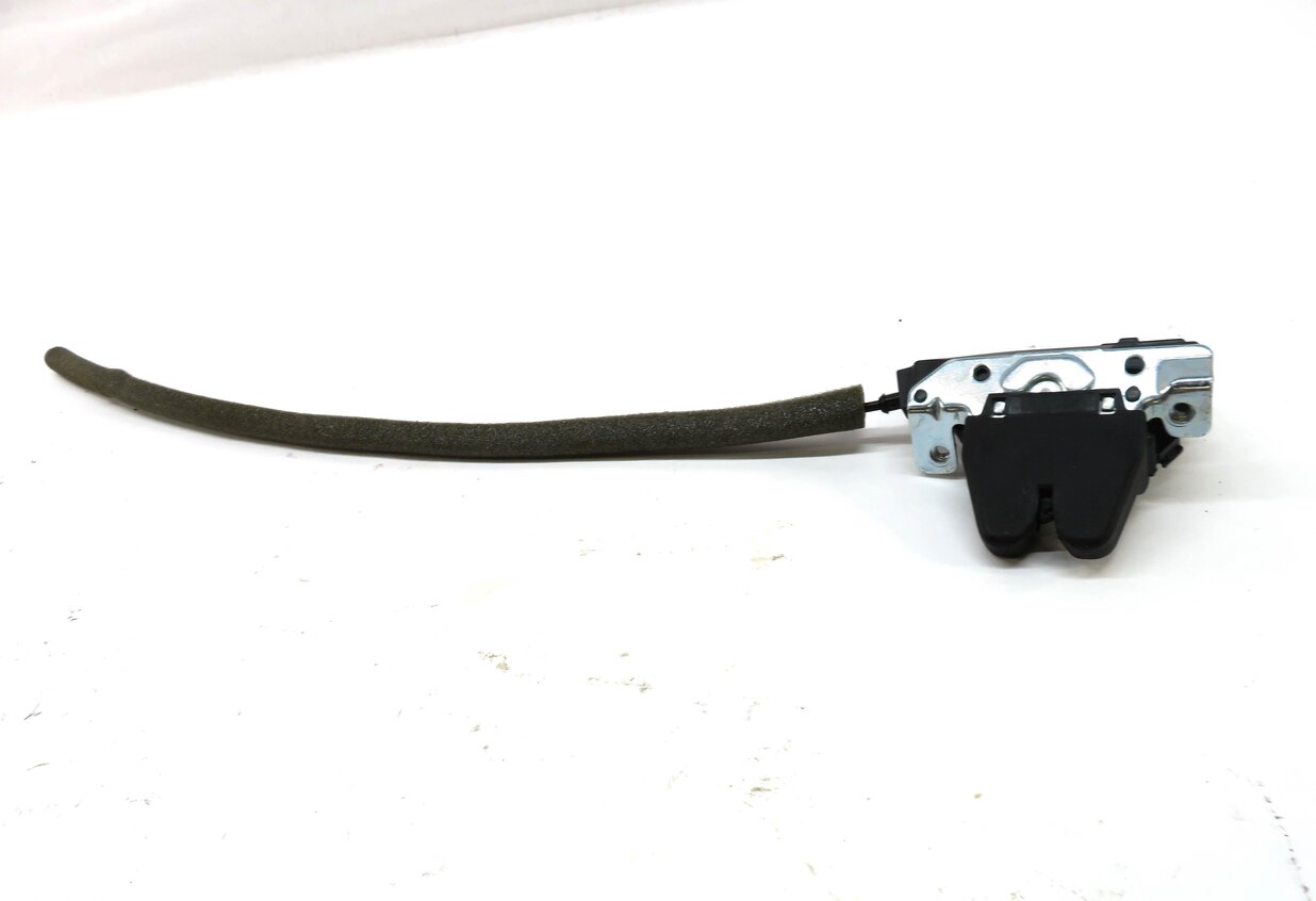Thumbnail 2: 2011 MERCEDES C300 (W204) REAR TRUNK LOCK LATCH ACTUATOR