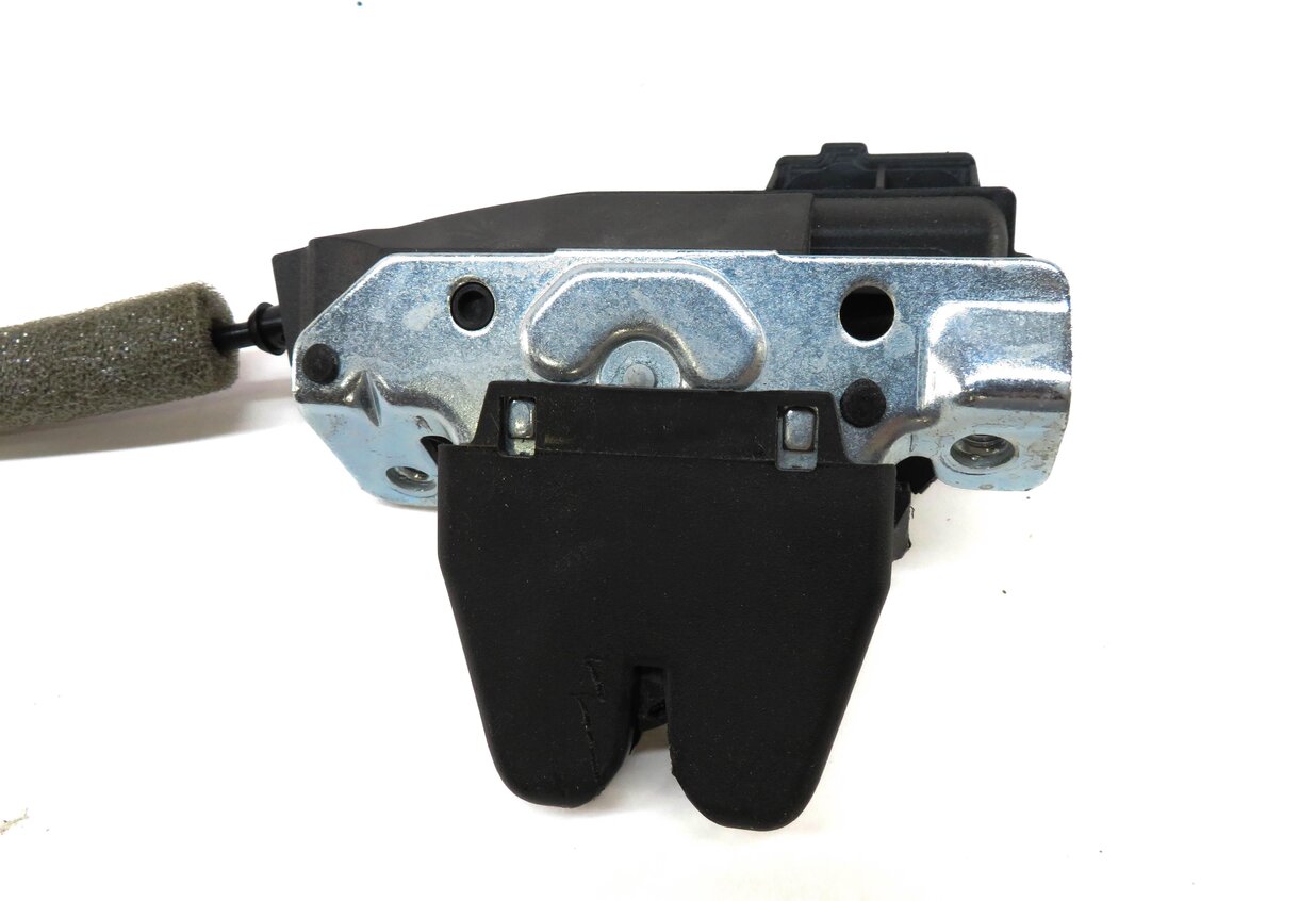 Thumbnail 3: 2011 MERCEDES C300 (W204) REAR TRUNK LOCK LATCH ACTUATOR