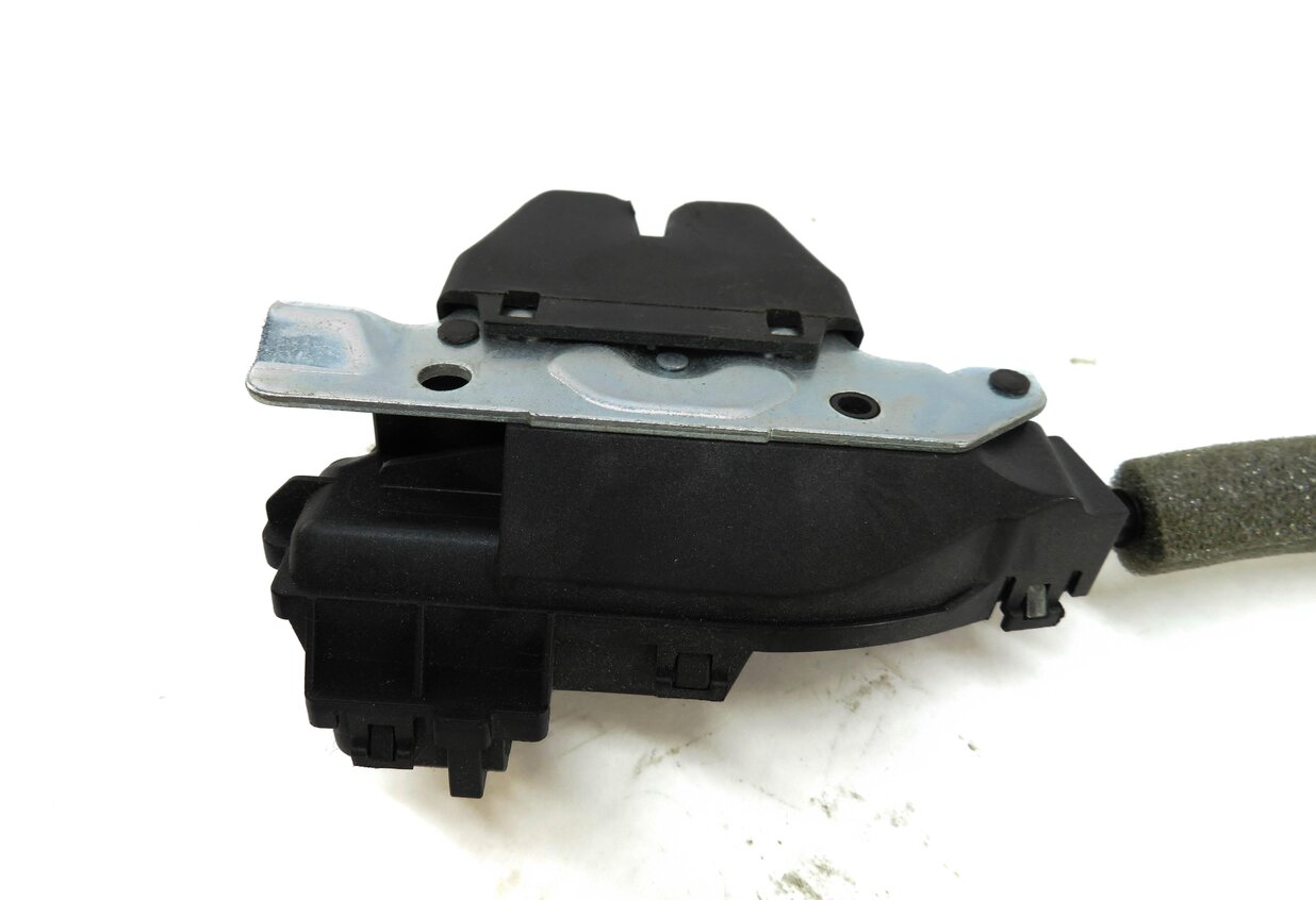 Thumbnail 5: 2011 MERCEDES C300 (W204) REAR TRUNK LOCK LATCH ACTUATOR