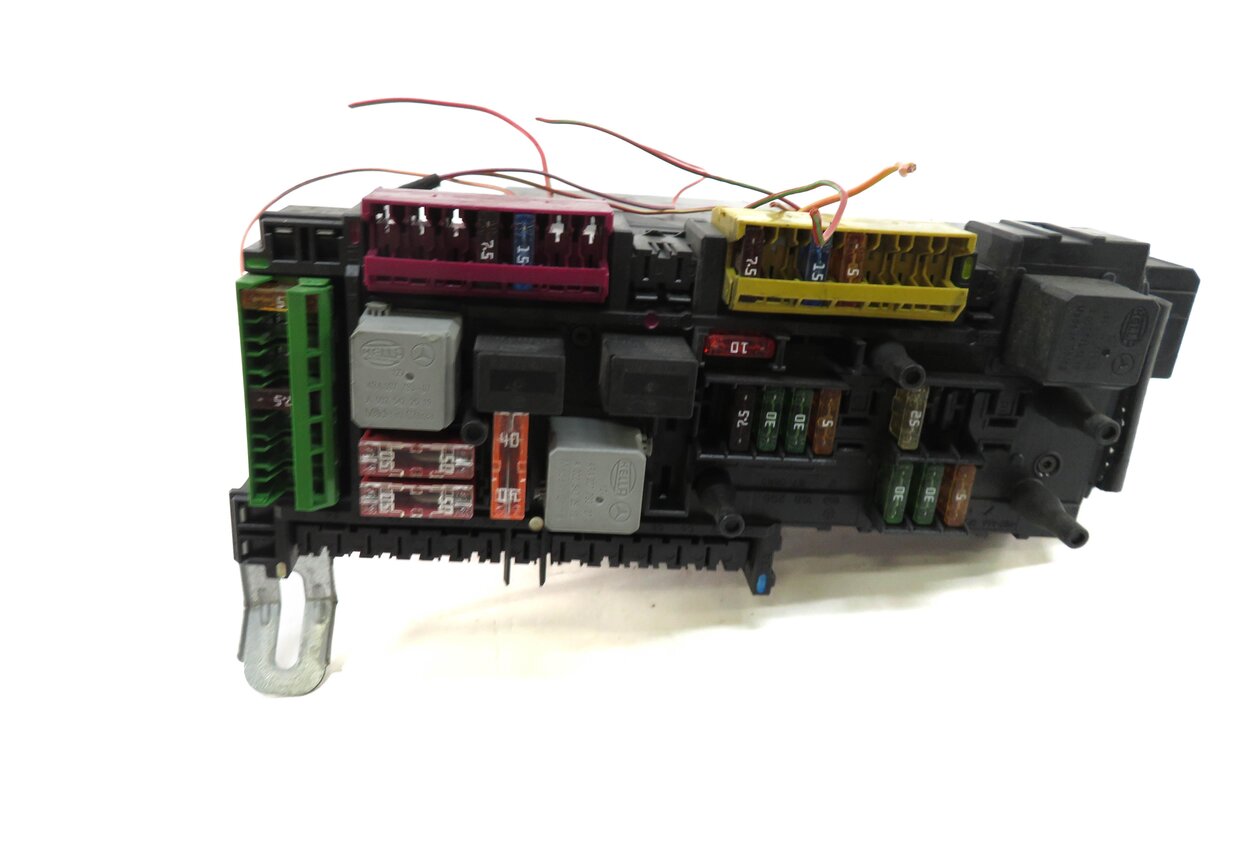 Thumbnail 3: 2011-2015 MERCEDES C-CLASS (W204) REAR SIGNAL ACQUISITION CONTROL MODULE SAM