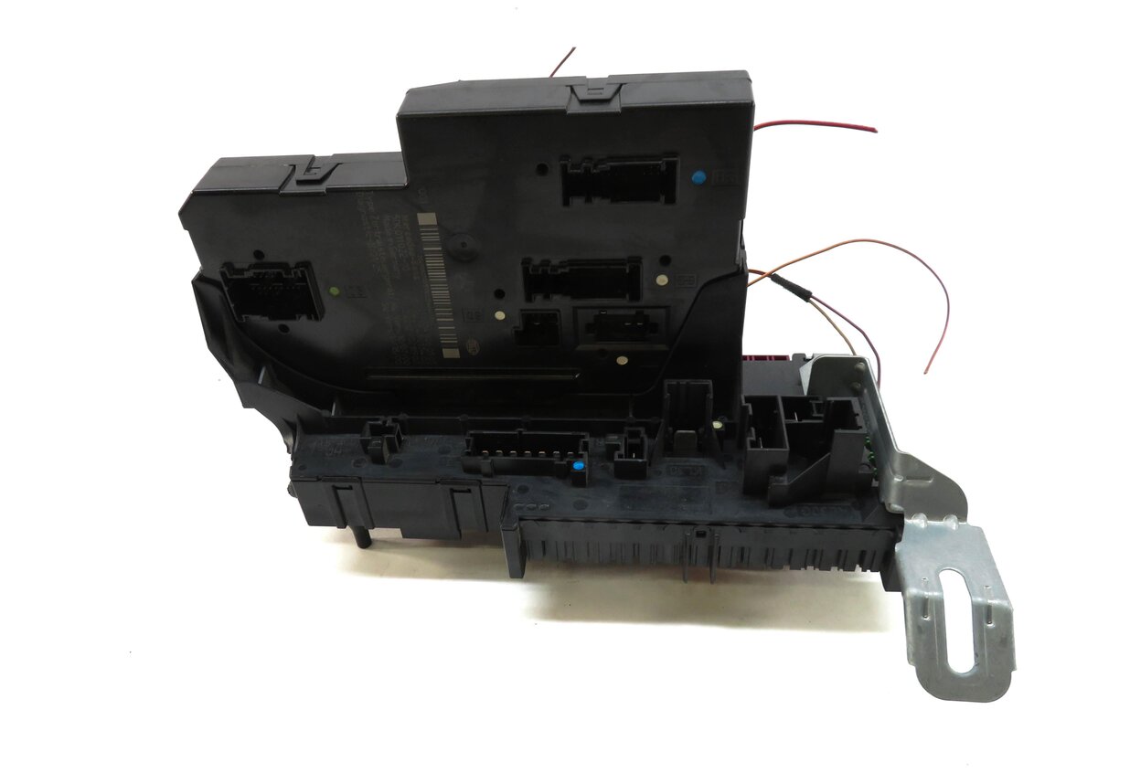 Thumbnail 4: 2011-2015 MERCEDES C-CLASS (W204) REAR SIGNAL ACQUISITION CONTROL MODULE SAM