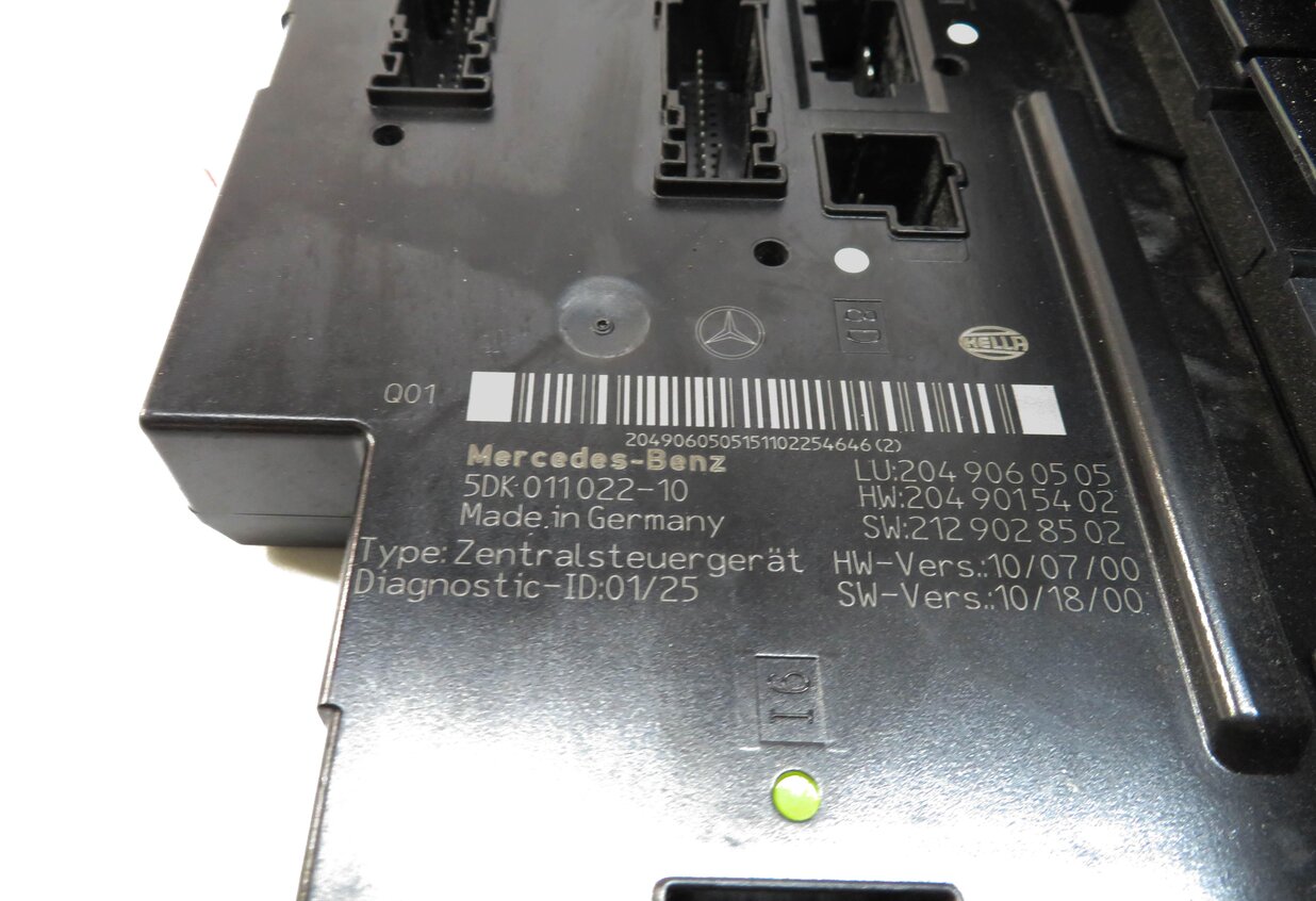 Thumbnail 6: 2011-2015 MERCEDES C-CLASS (W204) REAR SIGNAL ACQUISITION CONTROL MODULE SAM