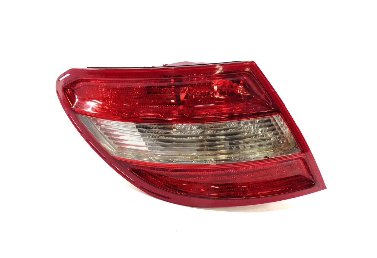 Thumbnail 3: 08-11 MERCEDES C250 C300 C350 (W204) LEFT DRIVER REAR TAILLIGHT BRAKE LIGHT LAMP