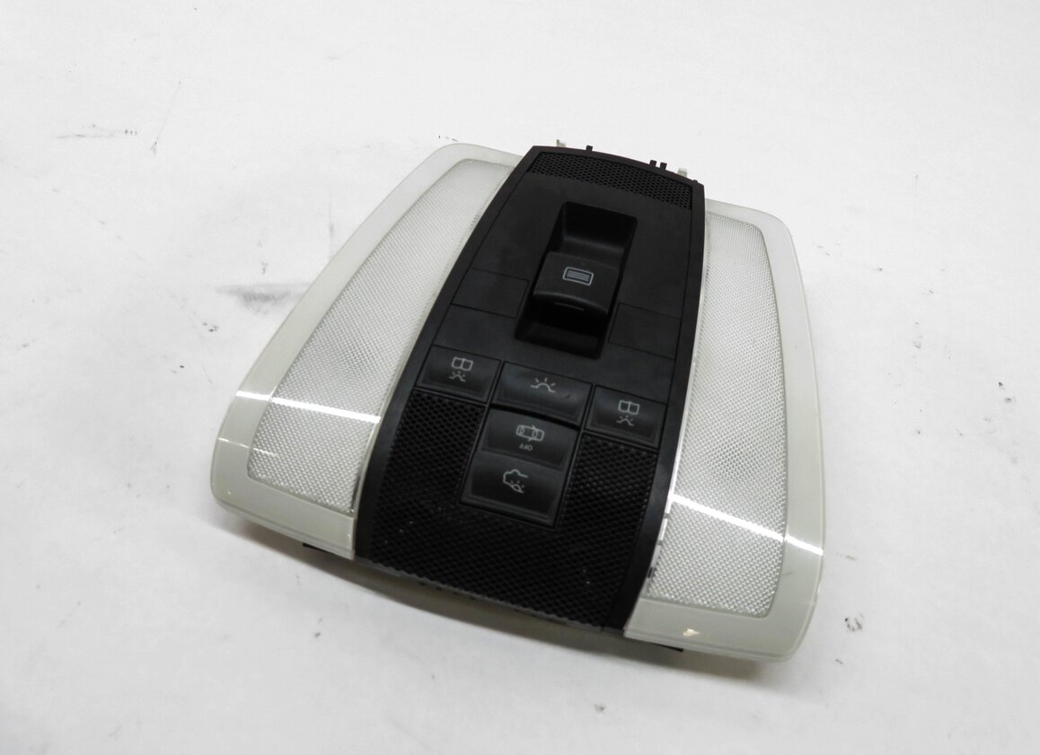 2011 MERCEDES C300 (W204) FRONT DOMELIGHT MAP READING DOME LIGHT LAMP (BLACK)