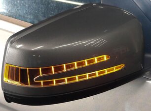 Thumbnail 2: 2010-2011 MERCEDES C250 C300 (W204) RIGHT FRONT PASSENGER DOOR MIRROR (SILVER)