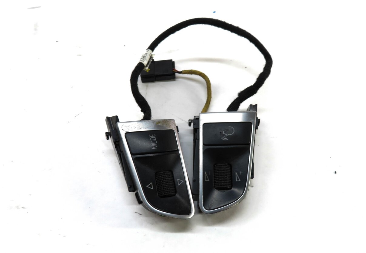 Thumbnail 2: 2010 AUDI A5 (B8 8T) STEERING WHEEL SWITCH BUTTON SET-2