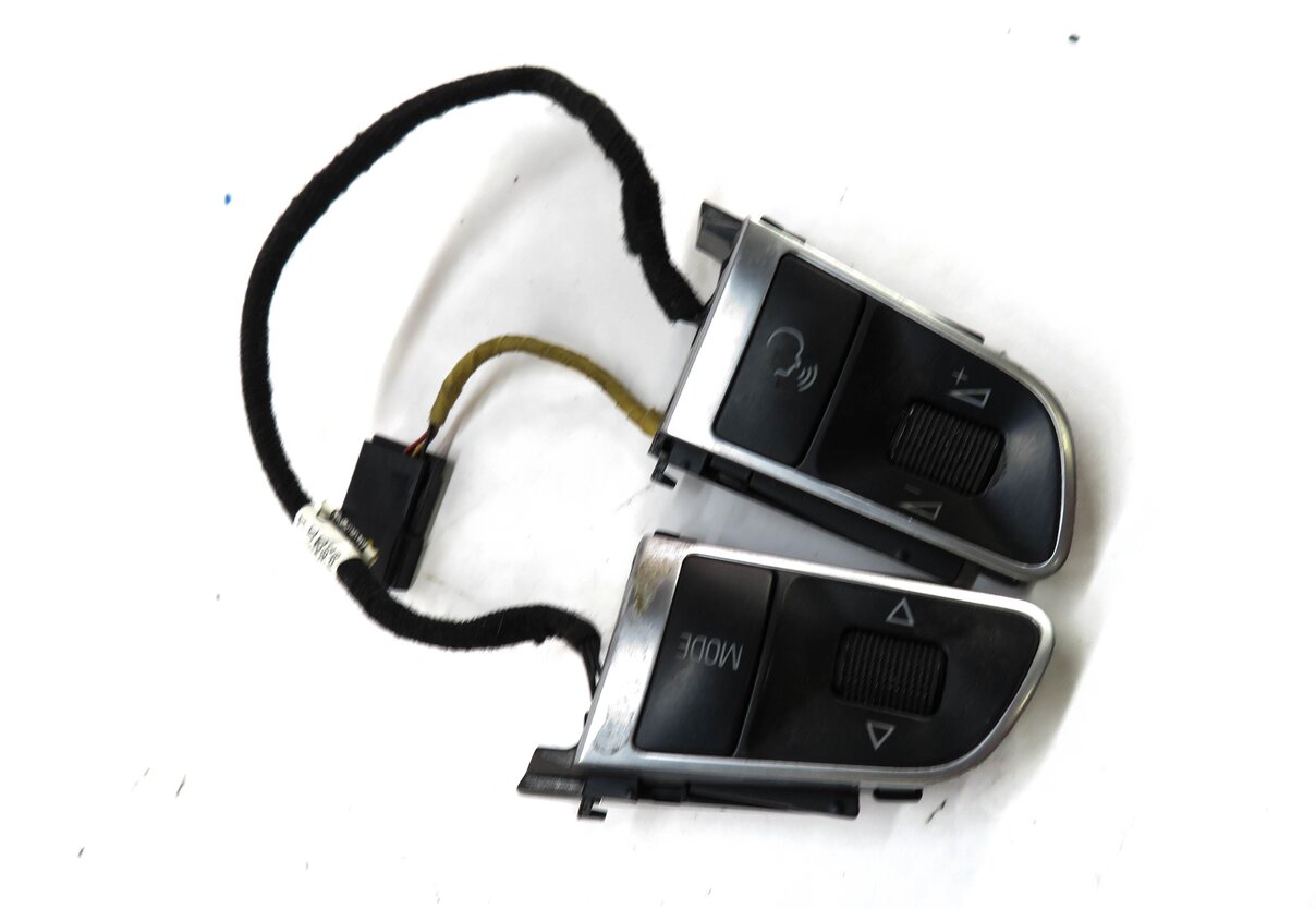 Thumbnail 3: 2010 AUDI A5 (B8 8T) STEERING WHEEL SWITCH BUTTON SET-2