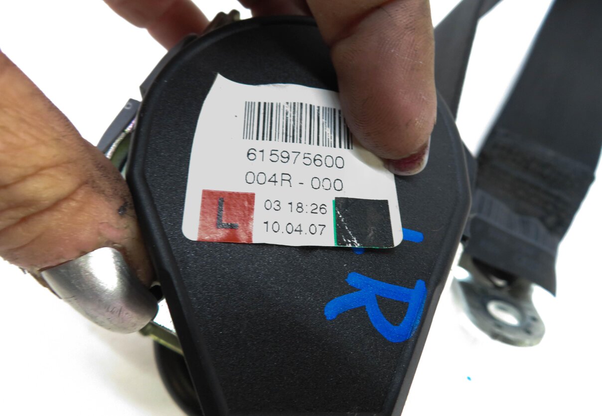Thumbnail 5: 2010 AUDI A5 (B8 8T) CONVERTIBLE - LEFT REAR SEAT SEATBELT RETRACTOR (BLACK)