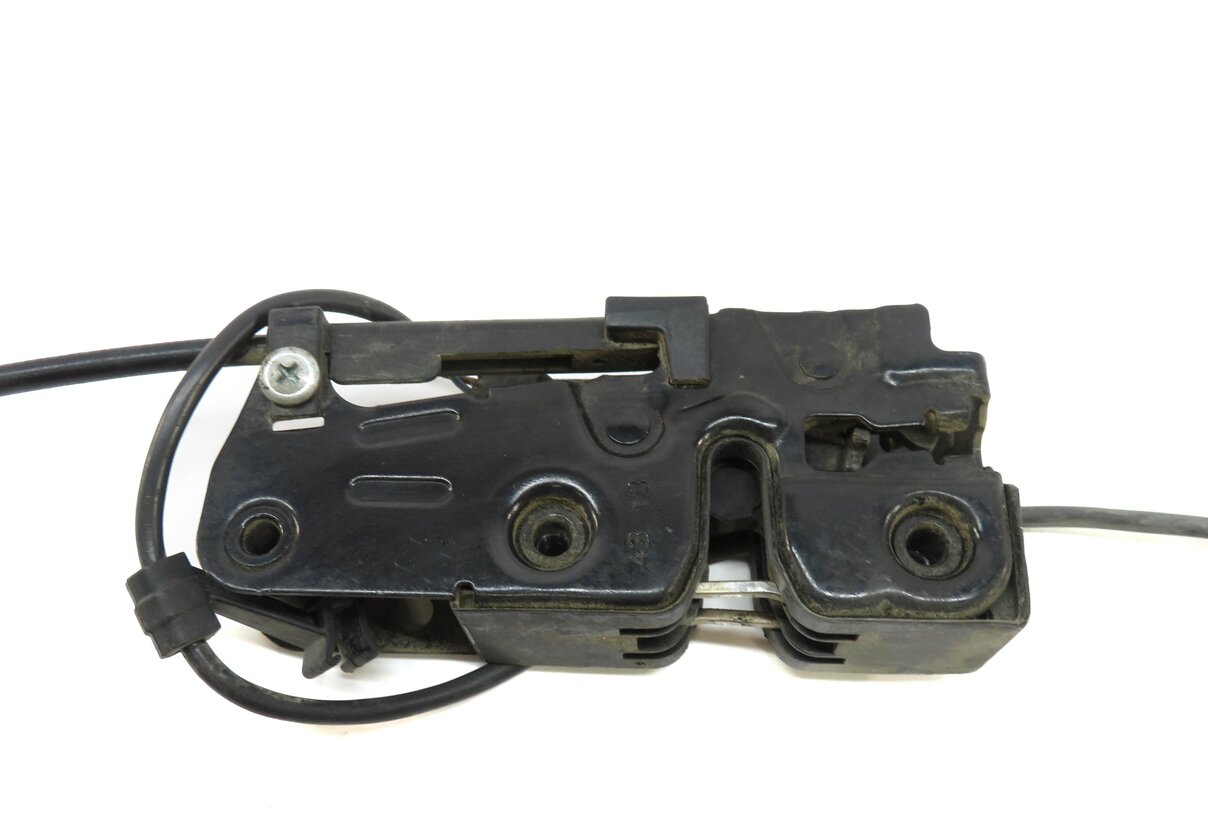Thumbnail 4: 2010 AUDI A5 (B8 8T) FRONT LOWER HOOD LOCK LATCH STRIKER PLATE