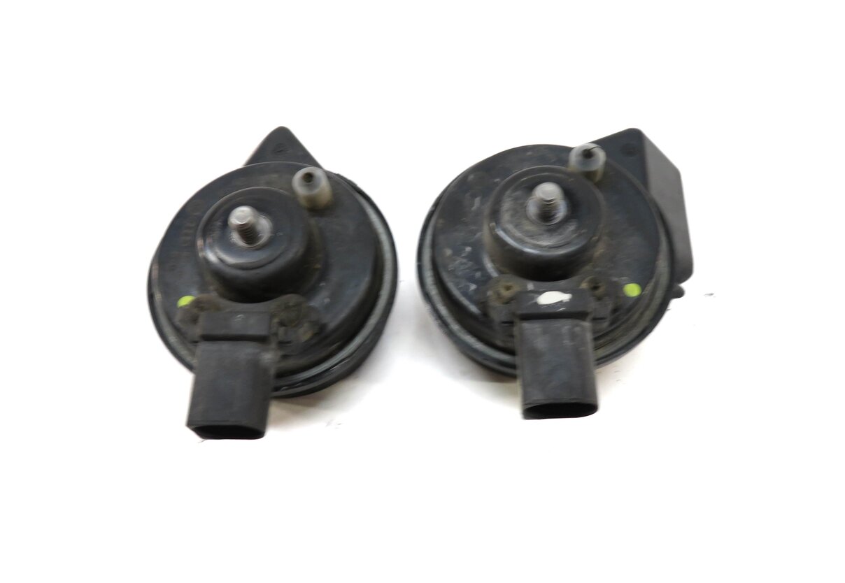 Thumbnail 3: 2008-2017 AUDI A4 A5 S4 S5 Q5 (B8 8K 8R 8T) HIGH & LOW TONE SAFETY HORN SET