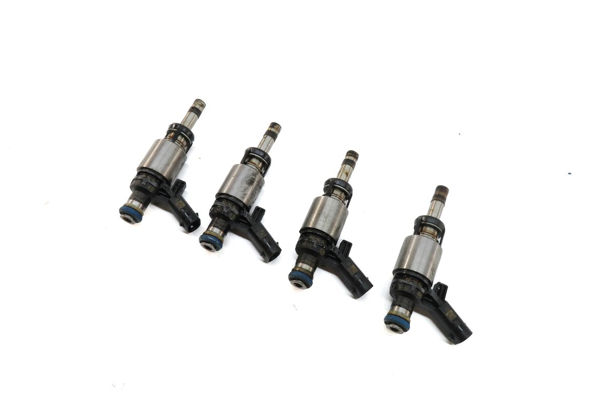 Thumbnail 1: 08-17 AUDI A3 A4 A5 A6 Q5 TT BETLE JETTA - 2.0L TURBO ENGINE FUEL INJECTOR SET