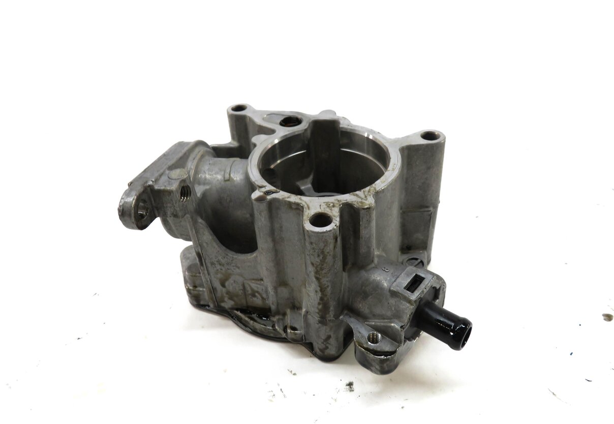 Thumbnail 2: 2010 AUDI A5 (B8 8T) 2.0L CAEB TURBO ENGINE BRAKE VACUUM PUMP