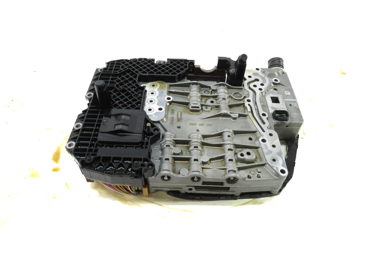 Thumbnail 3: 10-11 AUDI A5 S5 (B8 8T) 2.0L / 4.2L - AWD QUATTRO 6spd TRANSMISSION VALVE BODY