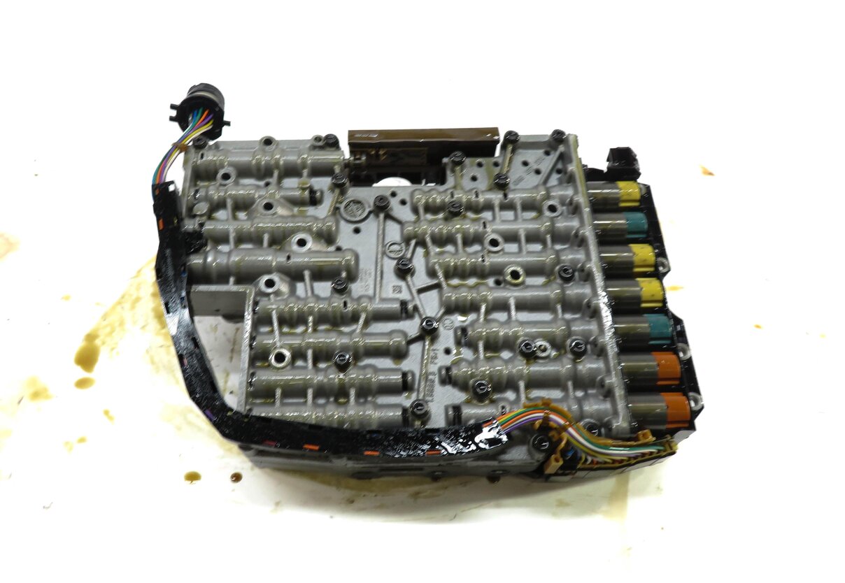 Thumbnail 5: 10-11 AUDI A5 S5 (B8 8T) 2.0L / 4.2L - AWD QUATTRO 6spd TRANSMISSION VALVE BODY