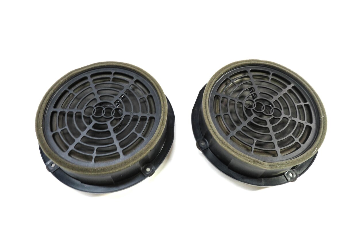Thumbnail 10: 2010 AUDI A5 (B8 8T) CONVERTIBLE - BANG & OLUFSEN AUDIO SUBWOOFER SPEAKER SET