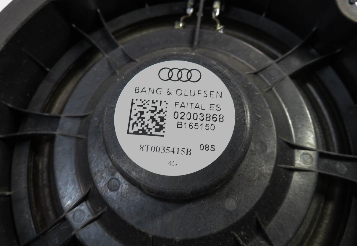 Thumbnail 11: 2010 AUDI A5 (B8 8T) CONVERTIBLE - BANG & OLUFSEN AUDIO SUBWOOFER SPEAKER SET