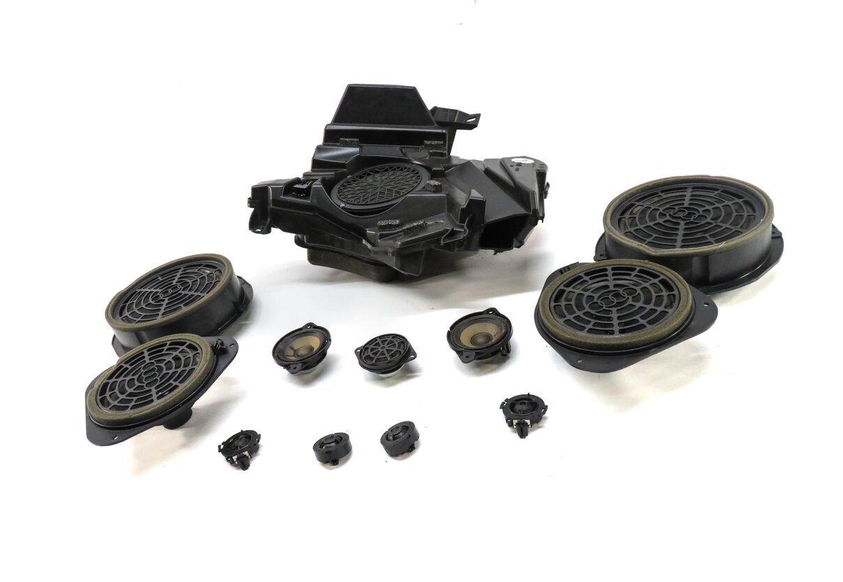 Thumbnail 2: 2010 AUDI A5 (B8 8T) CONVERTIBLE - BANG & OLUFSEN AUDIO SUBWOOFER SPEAKER SET