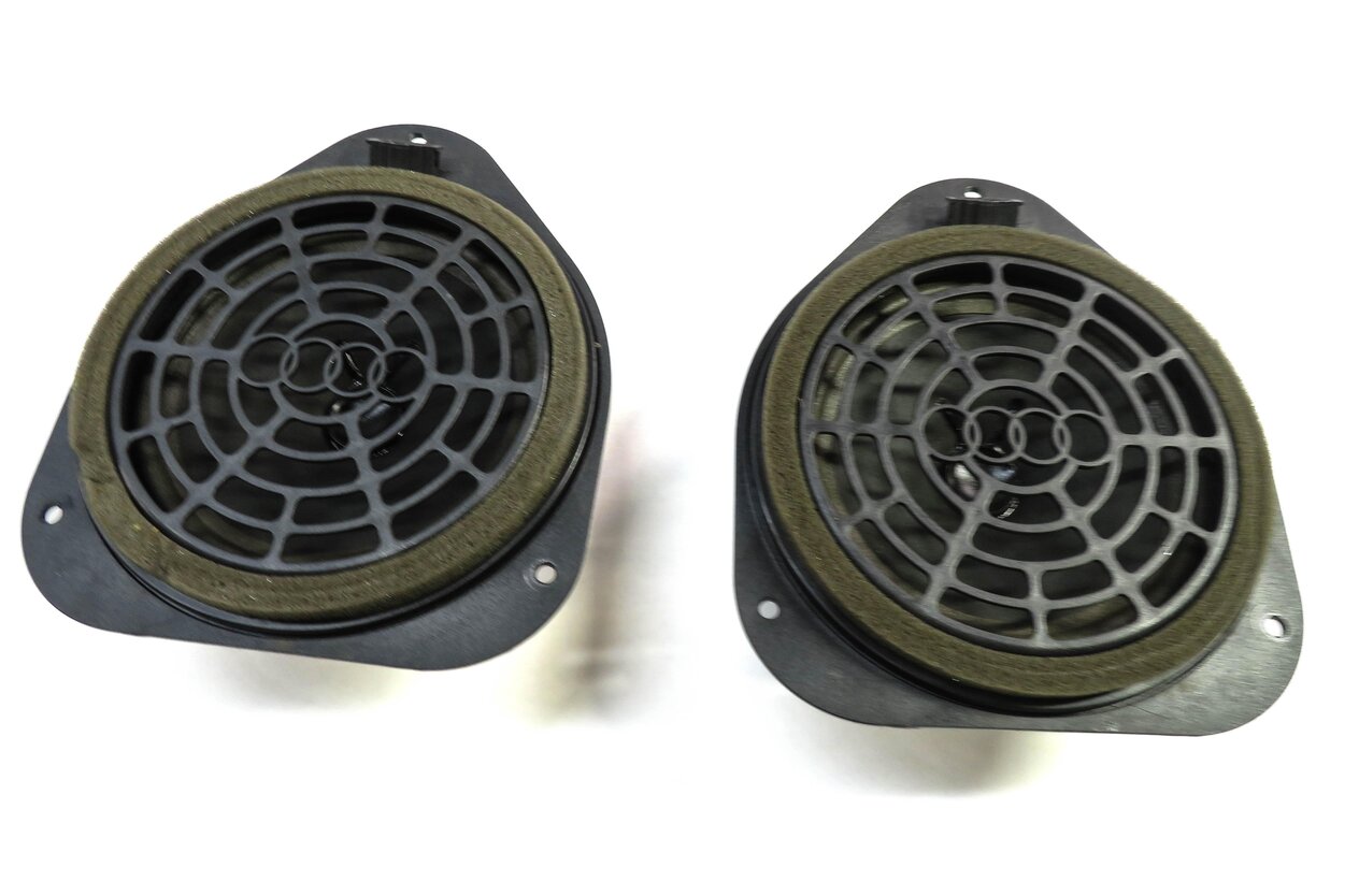 Thumbnail 6: 2010 AUDI A5 (B8 8T) CONVERTIBLE - BANG & OLUFSEN AUDIO SUBWOOFER SPEAKER SET