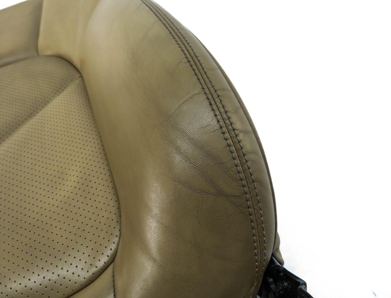Thumbnail 12: 2012 PORSCHE CAYENNE (958) LEFT DRIVER UPPER TOP HEATED SEAT CUSHION (BEIGE)