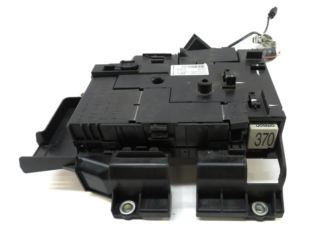 Thumbnail 2: 2012 PORSCHE CAYENNE HYBRID (958) MAIN POWER BATTERY JUNCTION FUSE BOX