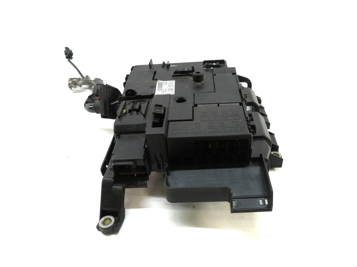 Thumbnail 3: 2012 PORSCHE CAYENNE HYBRID (958) MAIN POWER BATTERY JUNCTION FUSE BOX