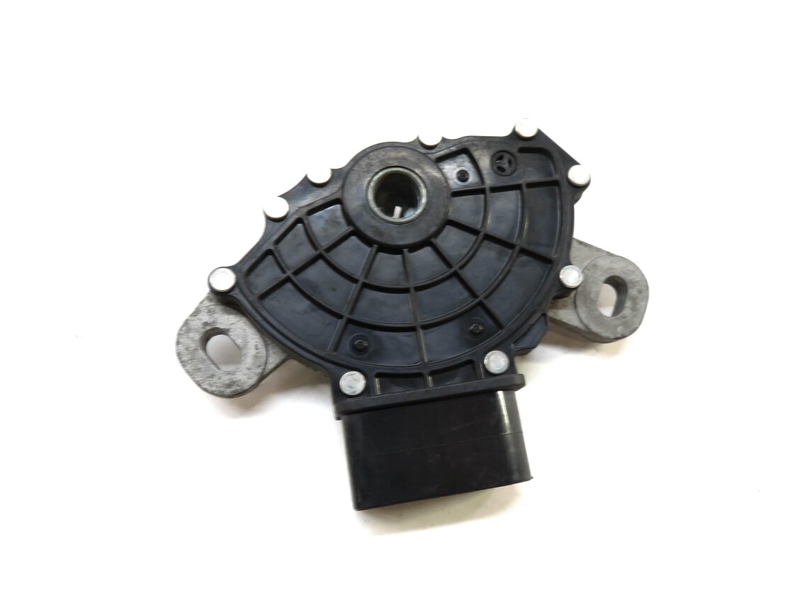 Thumbnail 3: 2012 PORSCHE CAYENNE HYBRID (958) TRANSMISSION NEUTRAL SAFETY RANGE SWITCH