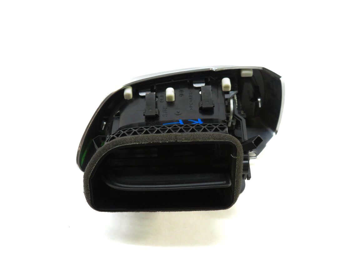 Thumbnail 4: 2012 PORSCHE CAYENNE (958) RIGHT FRONT PASSENGER DASH HEATER A/C AIR VENT