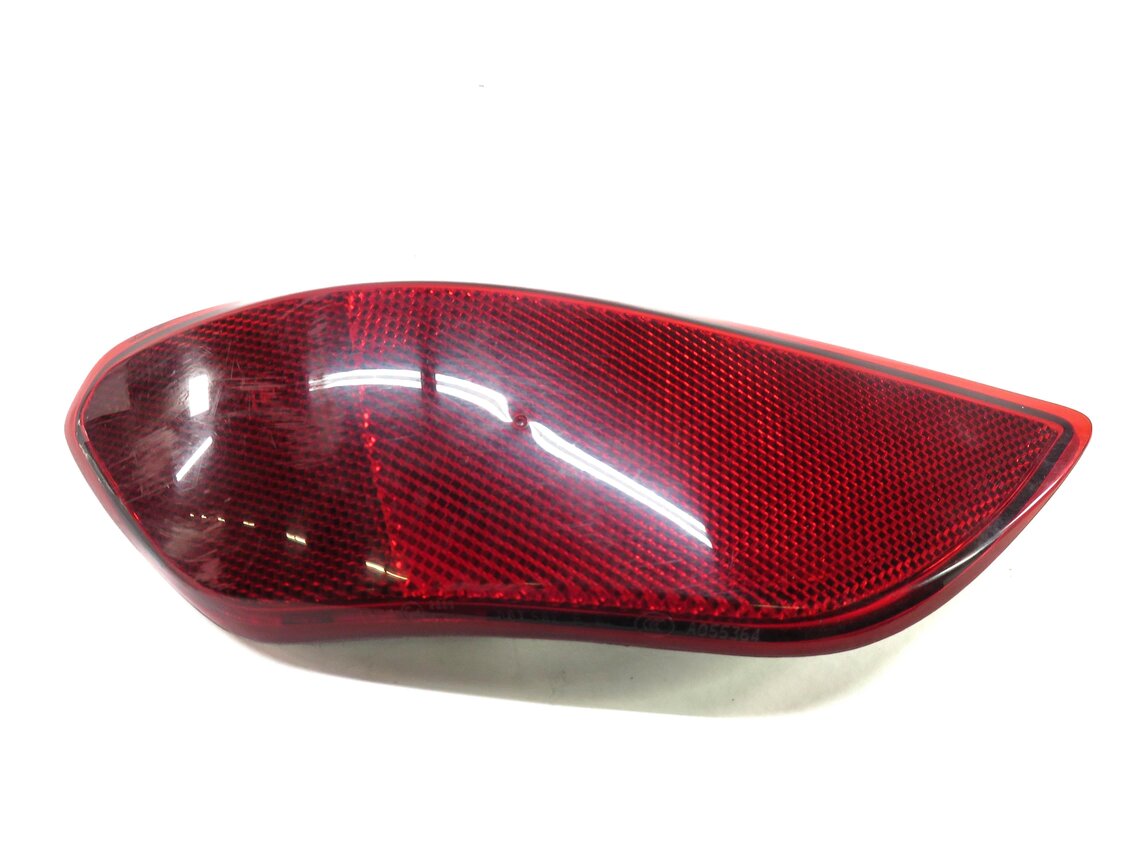 Thumbnail 2: 2012 PORSCHE CAYENNE (958) RIGHT PASSENGER REAR BUMPER MARKER REFLECTOR