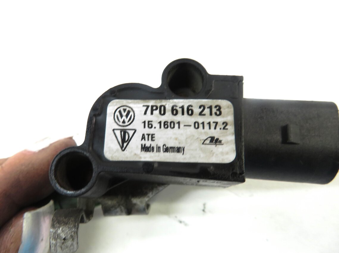 Thumbnail 4: 2012 PORSCHE CAYENNE (958) LEFT FRONT DRIVER SUSPENSION HEIGHT LEVEL SENSOR