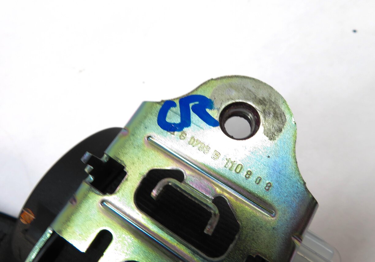 Thumbnail 4: 2012 RANGE ROVER SPORT (L320) REAR 2nd SECOND ROW SEAT CENTER SEATBELT RETRACTOR