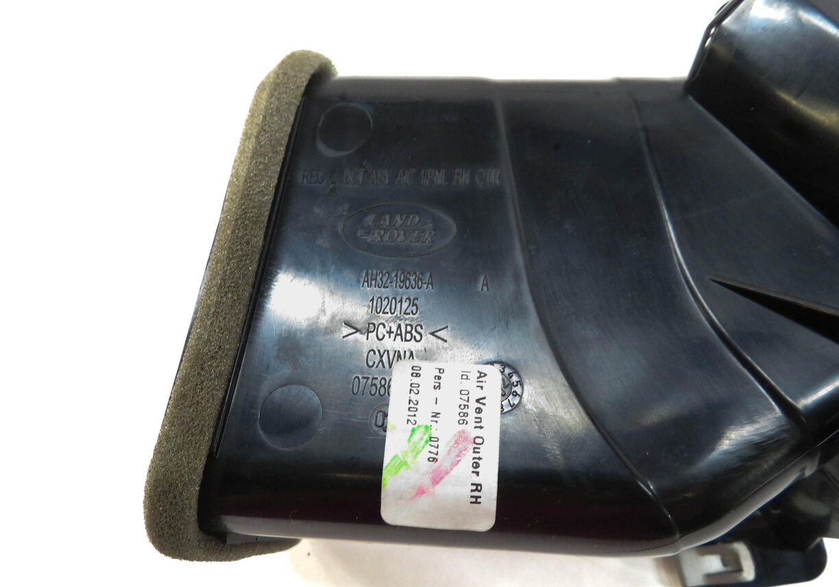 Thumbnail 5: 2012 RANGE ROVER SPORT (L320) RIGHT PASSENGER OUTER DASH HEATER A/C AIR VENT