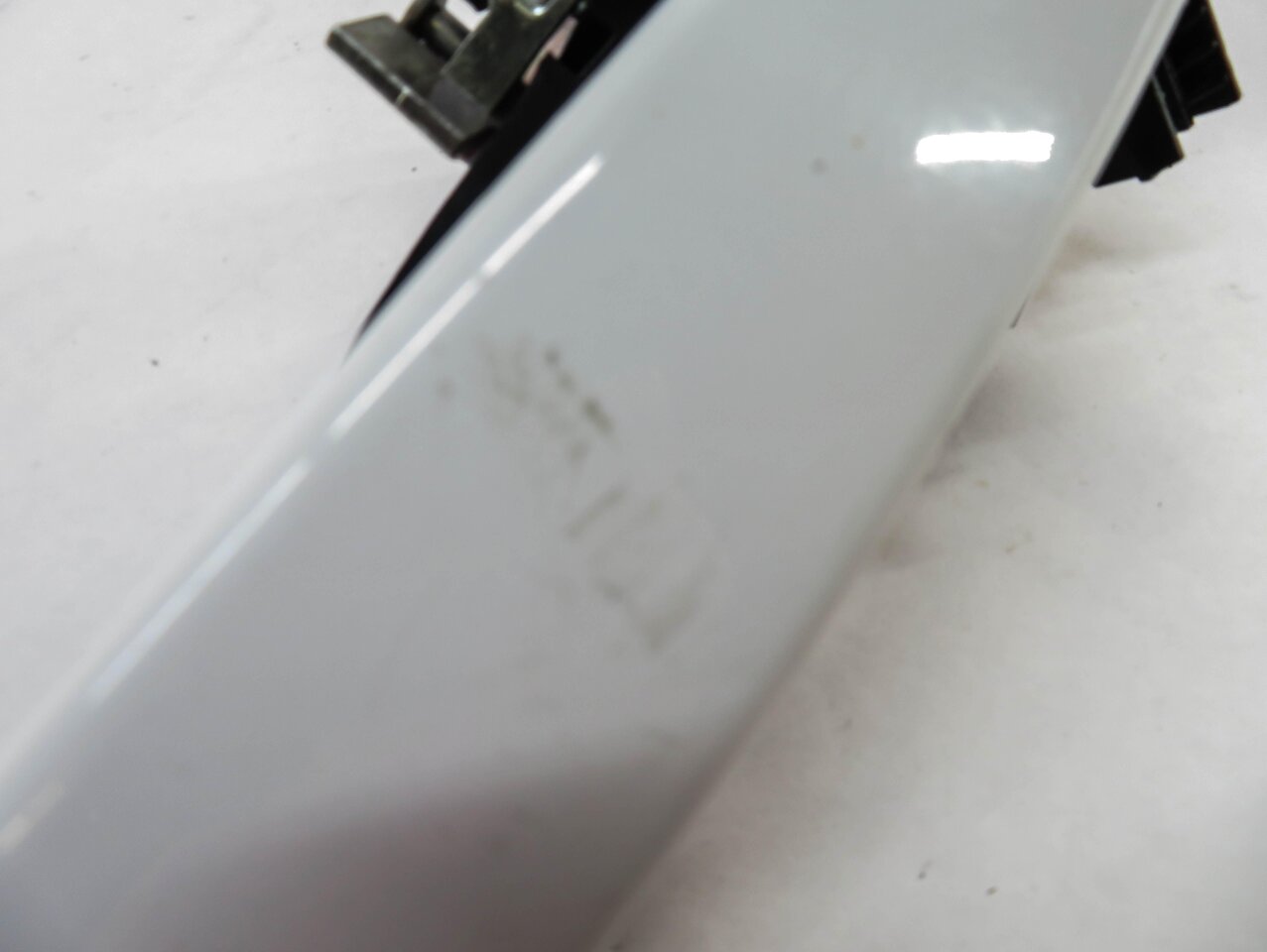 Thumbnail 6: 2010-2016 LR4 RANGE ROVER SPORT (L320) LEFT FRONT PASSIVE DOOR HANDLE (WHITE)