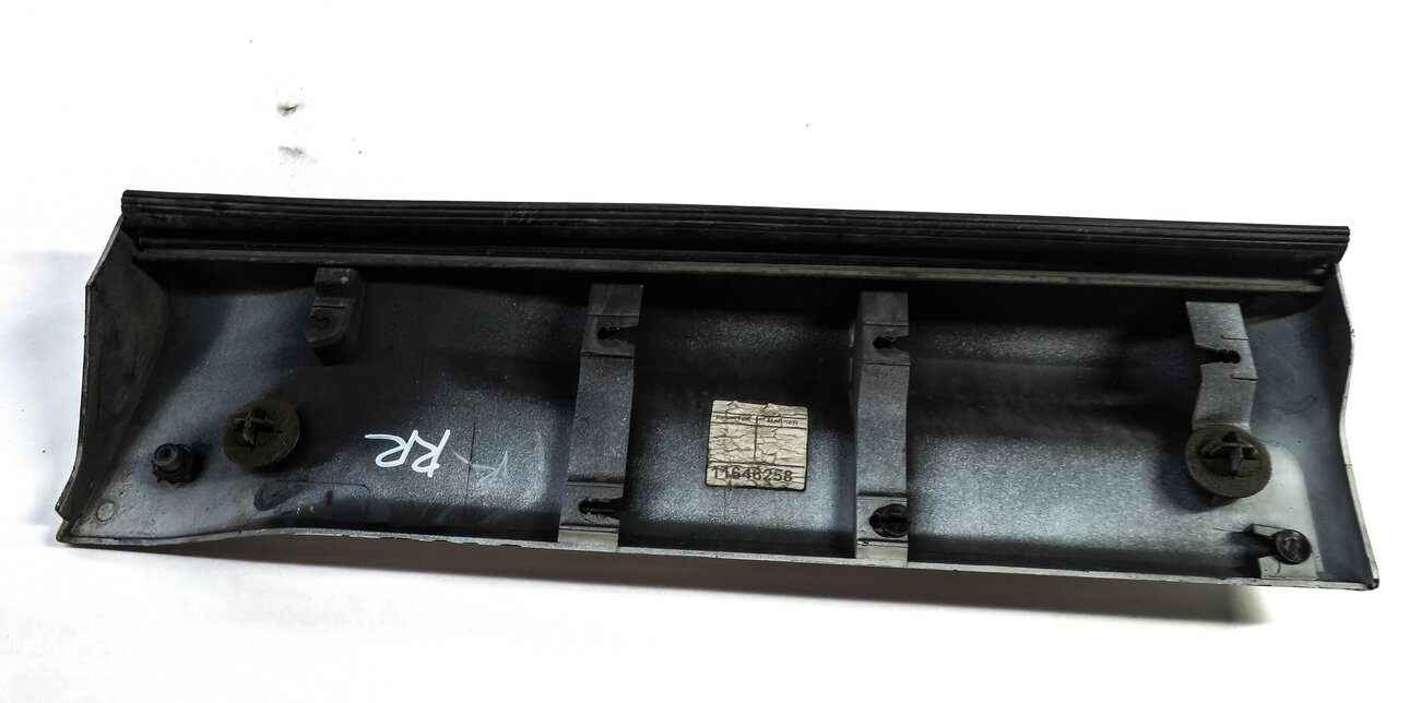 Thumbnail 4: 2012 RANGE ROVER SPORT (L320) FRONT & REAR DOOR MOULDING RUNNER TRIM SET (WHITE)